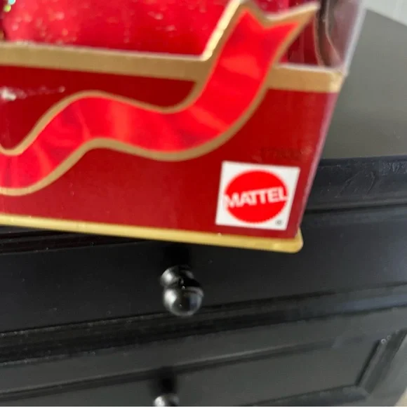 Barbie 10th Anniversary Holiday Edition NIB - Picture 6 of 10